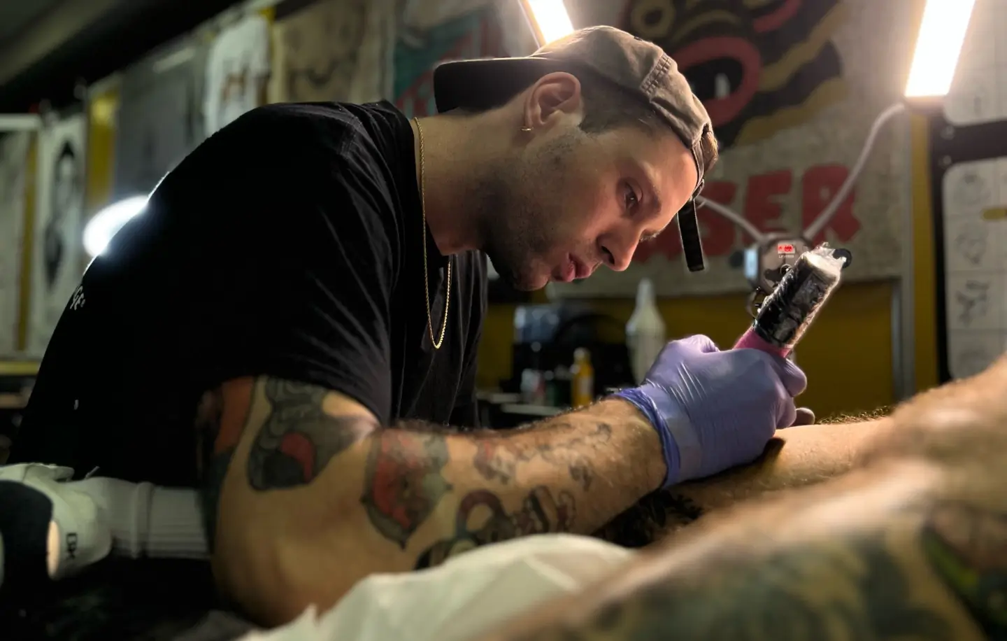 Tobia Baser mentre lavora